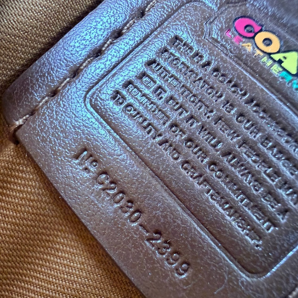Coach Limited Edition Heart Coin Case in the  Rainbow Signature Canvas - Picture 7 of 8